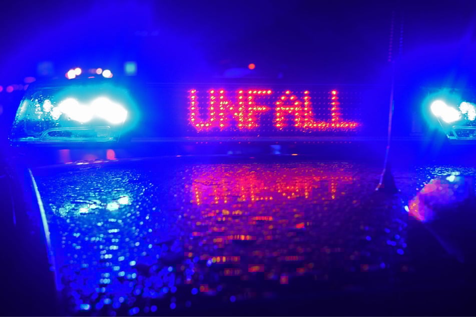 Unfall A9: Glätte-Unfall auf A9: Zwei Verletzte, neun Autos beschädigt