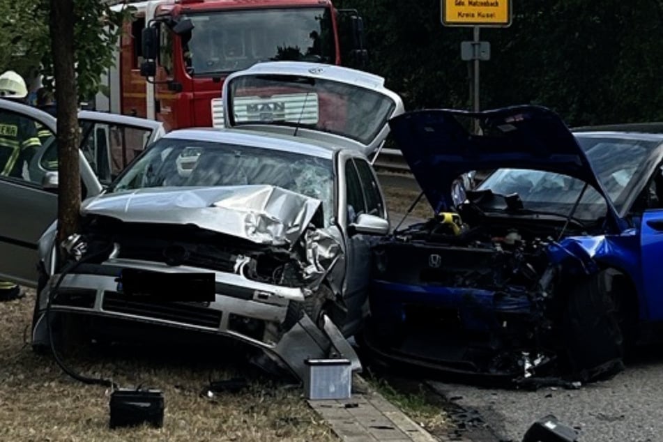 Der VW war aus noch ungeklärter Ursache in den Gegenverkehr geraten.