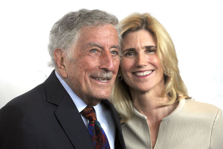 Tony Bennett's wife, Susan Crow (54, r.), is currently taking care of him.