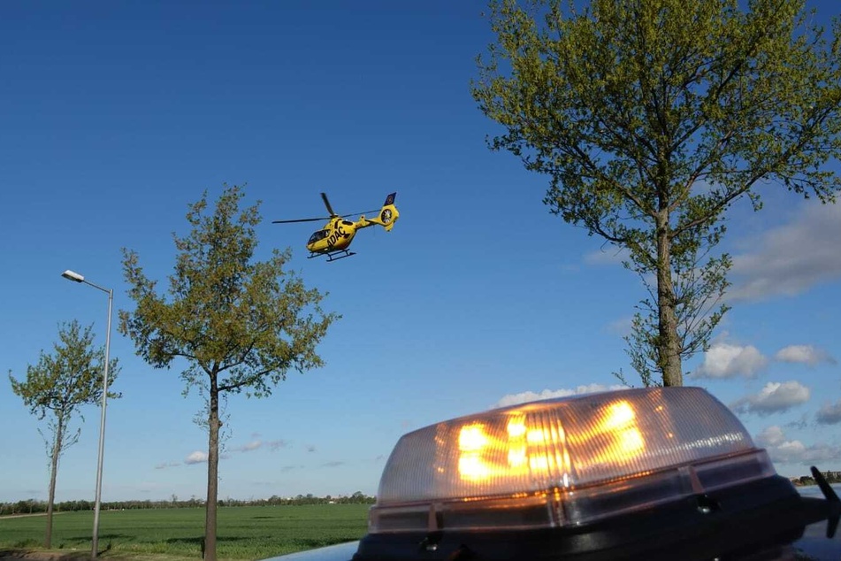 Motorradfahrer stürzt in Kurve: Rettungshubschrauber im Einsatz