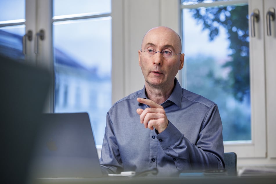 Andreas Scholze (57) ist für die Planung und Realisierung des Untergrundlabors zuständig.