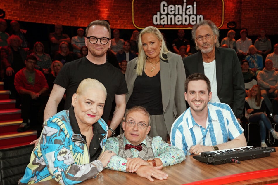 Jahrelang hat Hella von Sinnen (unten links) die TV-Zuschauer bei "Genial daneben" zum Lachen gebracht.