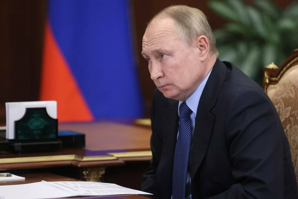 Putin publicly addresses Ukraine crisis for the first time in weeks