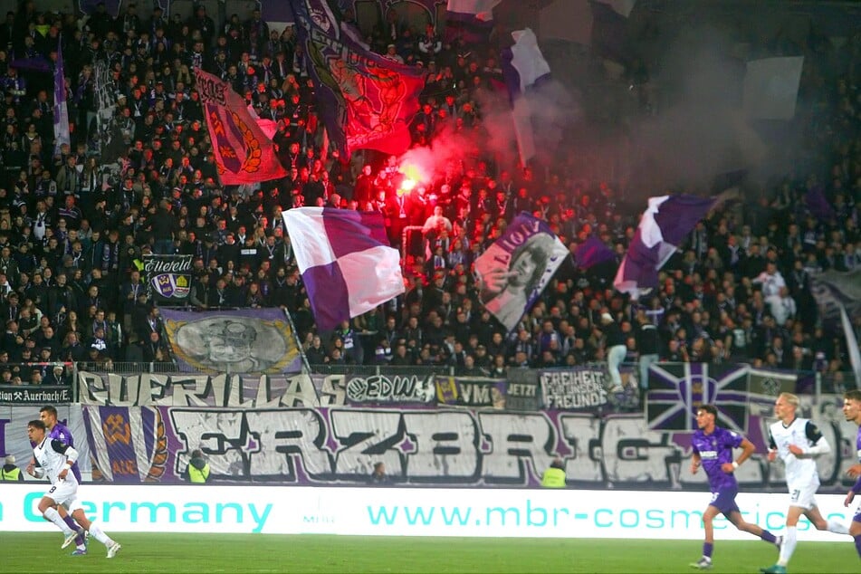 Die FCE-Fans gaben 90 Minuten Support. Der Funke sprang auf die Mannschaft nicht über, sie blieb leichenblass.
