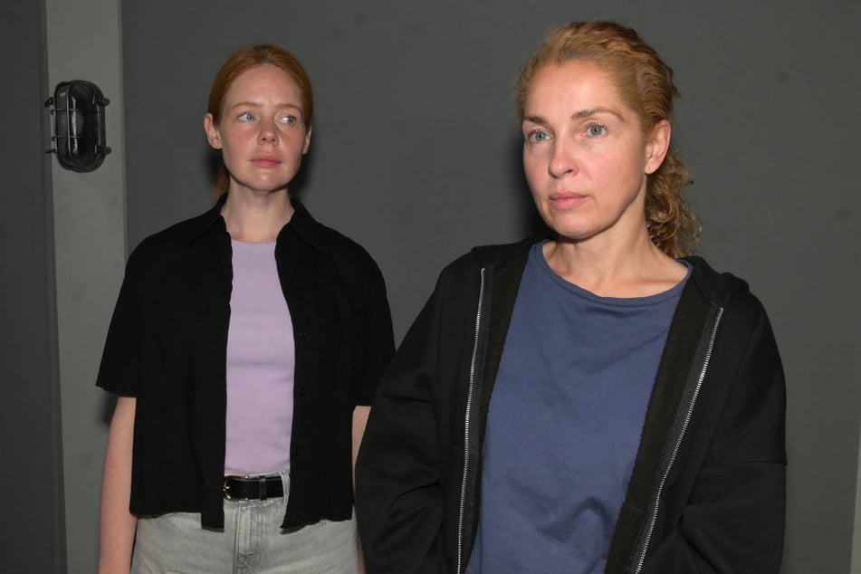 Toni (l.) sieht die Ausreden von Nina als feige und egoistisch an.
