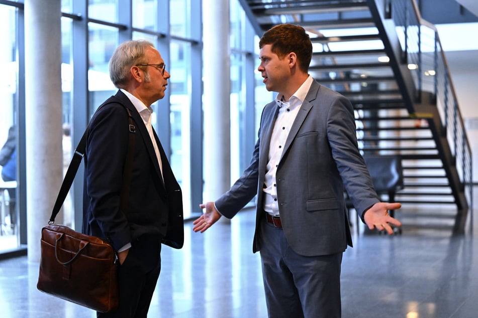 Lutz Liebscher (39, r.) - hier im Gespräch mit Parteichef Georg Maier (57) - ist zum neuen Fraktionsvorsitzenden der SPD im Thüringer Landtag gewählt worden.