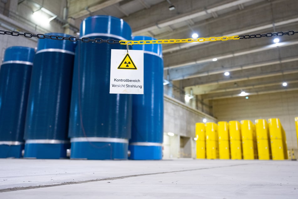 Im Zwischenlager Ahaus werden seit 1992 ausgediente Brennelemente aus Atomkraftwerken und Forschungsreaktoren in speziellen Behältern vom Typ CASTOR aufbewahrt.