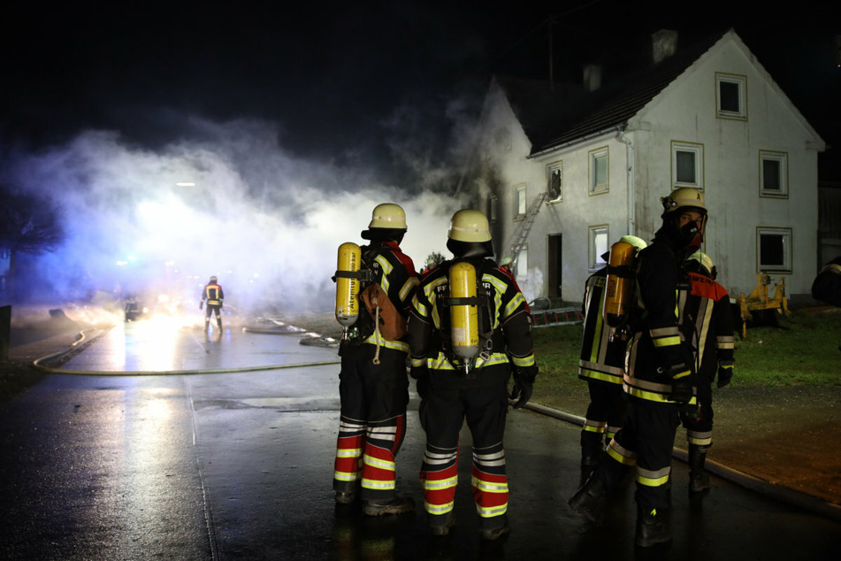 München: Brand in Bauernhaus: 81-Jähriger durch Feuer geweckt