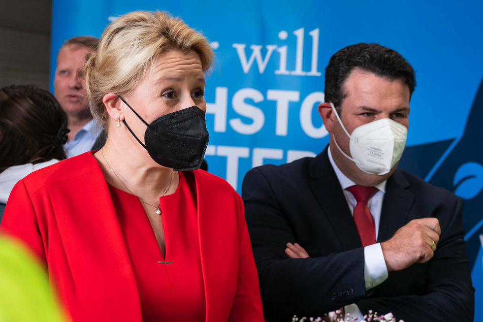 Am Rande eines Besuches der Alba Recycling GmbH haben die SPD-Landesvorsitzende Franziska Giffey (43) und Bundesarbeitsminister Hubertus Heil (48, SPD) am Mittwoch in Berlin für eine Ausbildung im Handwerk geworben.