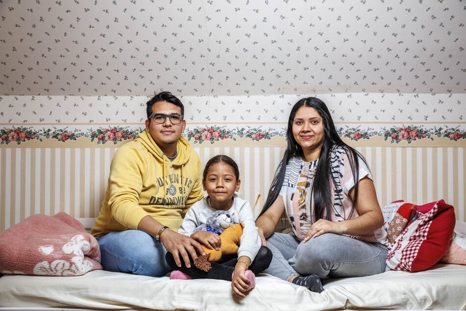Heberth Alvarado Asuaje (30) mit Frau Roselvys (31) und ihrer Tochter Megan (5).