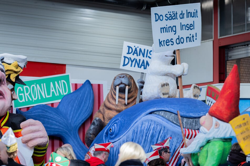 Auch ohne Putin-Wagen setzt der Kölner Rosenmontagszug in diesem Jahr auf klare politische Satire.