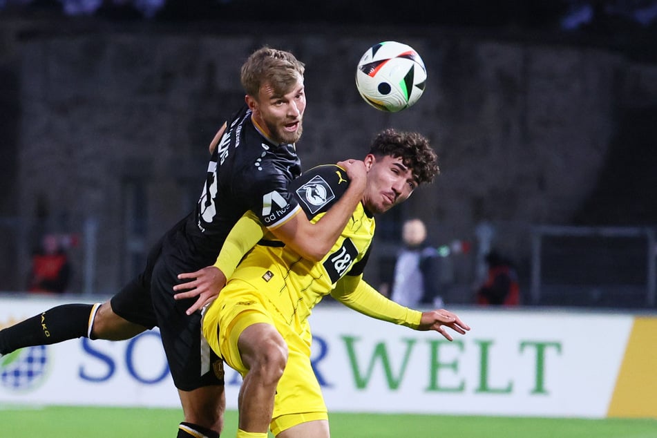 Lars Bünning (l.) hat die erste Chance für Dynamo Dresden.