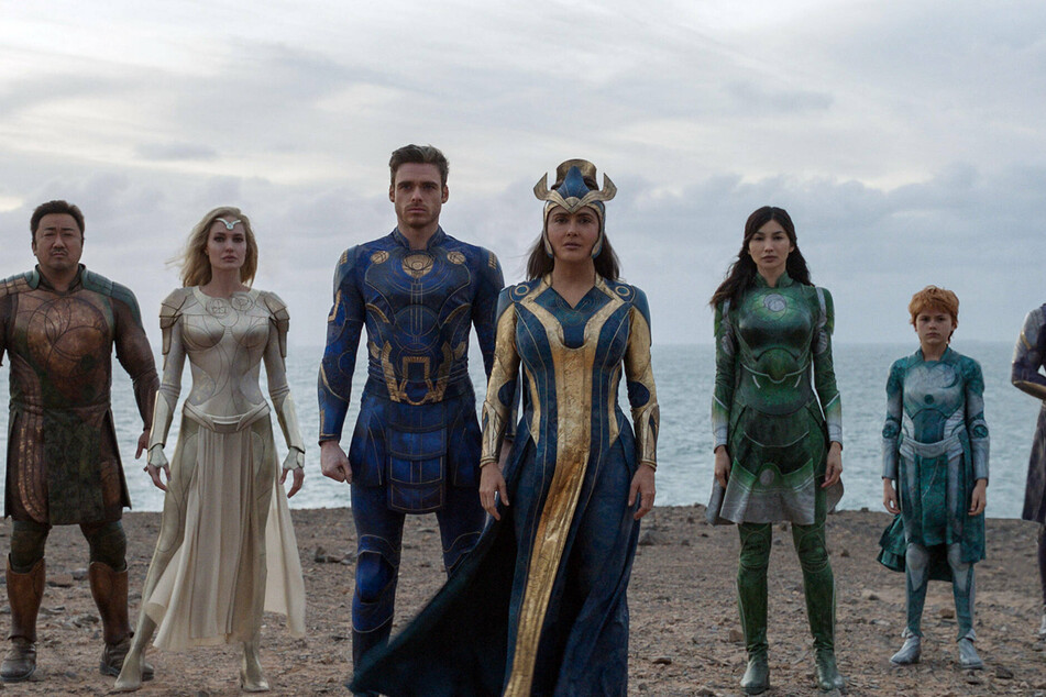 The cast of Marvel's Eternals (from l. to r.): Don Lee, Angelina Jolie, Richard Madden, Salma Hayek, Gemma Chan, and Lia McHugh.