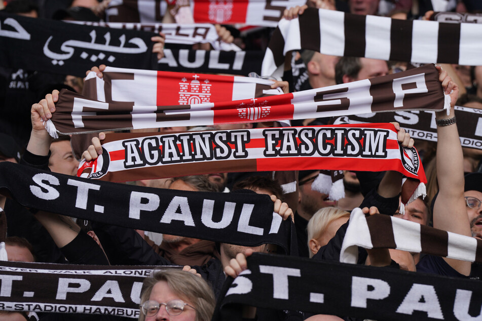 Fans des FC St. Pauli wurden in der vergangenen Saison von Anhänger des Halleschen FCs angegriffen und verletzt.