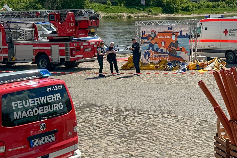 Unglück auf Magdeburger Fest: Hüpfburg in Elbe geweht, Kinder verletzt