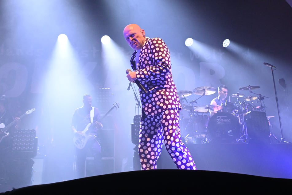 Seit über 30 Jahren schon zelebrieren Sänger Gero Ivers (61) alias "Stumpen" und seine Mitstreiter inzwischen Humor und Irrsinn in ihrer Musik. Anlässlich des großen Jubiläums ging es nun wieder auf Tour.