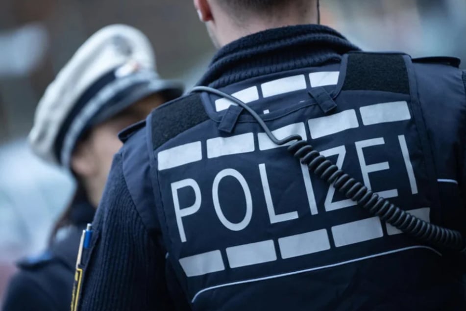 Die Beamten nahmen den 37-Jährigen mit auf ein Polizeirevier. (Symbolfoto)