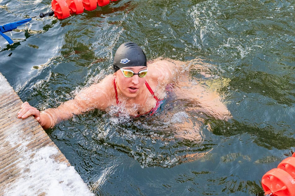 Lisa Holm (22) schwamm auf den 1000 Metern der Frauen allen davon.