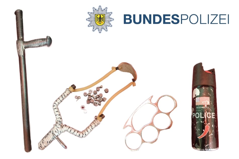 Ein 42-Jähriger hatte gleich mehrere gefährliche Gegenstände bei sich.