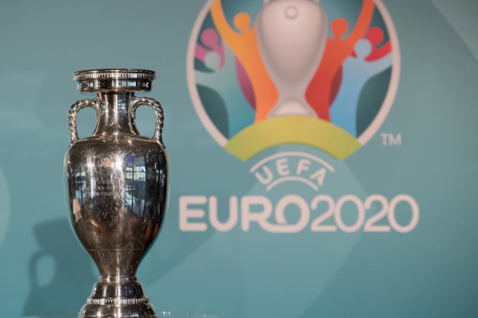 Der EM-Pokal aufgenommen während der Präsentation des Logos für die Fußball-Europameisterschaft 2020.