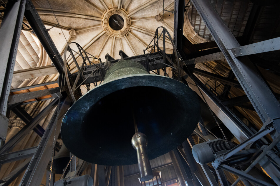 Der "Dicke Pitter" ist eine der größten freischwingenden Glocken der Welt.