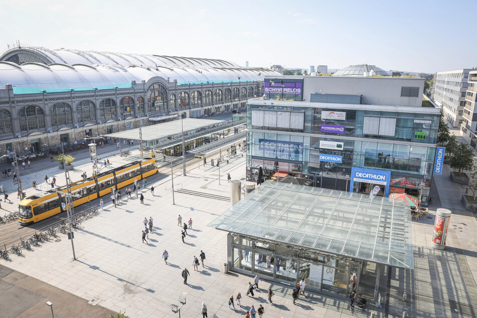 Rund um den Wiener Platz am Dresdner Hauptbahnhof ist immer was los. Leider nicht nur positiver Natur. (Archivbild)