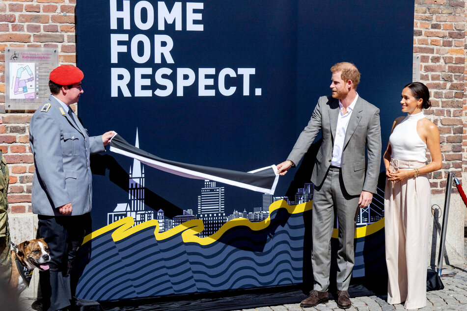 Vor einem Jahr enthüllten Prinz Harry (38) und seine Frau Meghan (41) den Slogan der Spiele: "A Home for Respect".