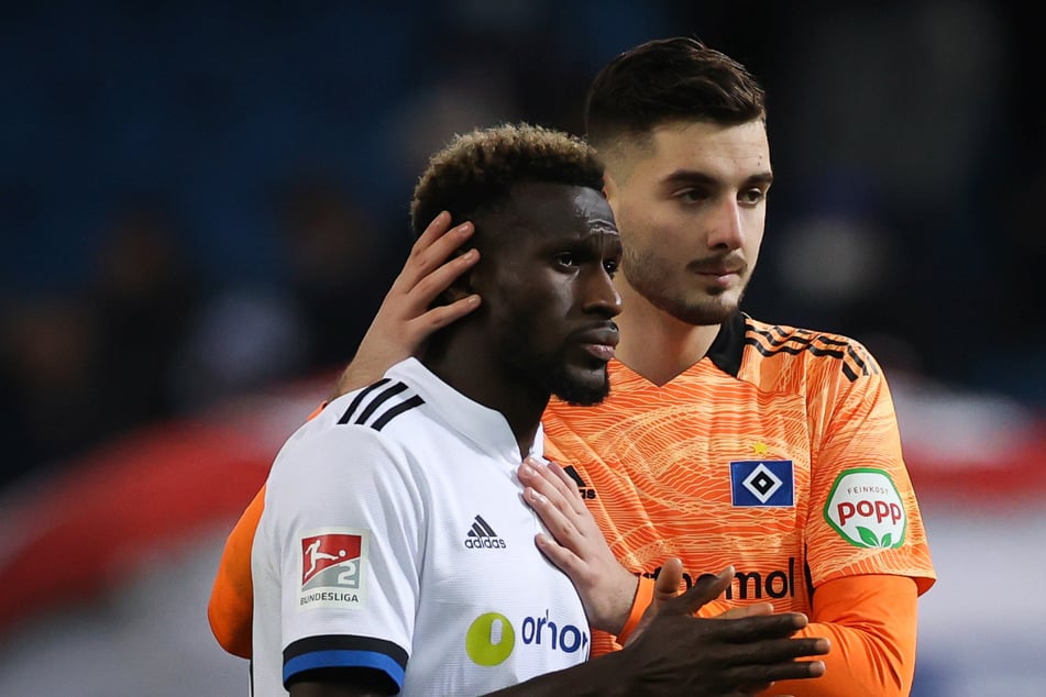 Ex-HSV-Keeper Marko Johansson (27, r). erlebte den Angriff auf den Iran hautnah mit.