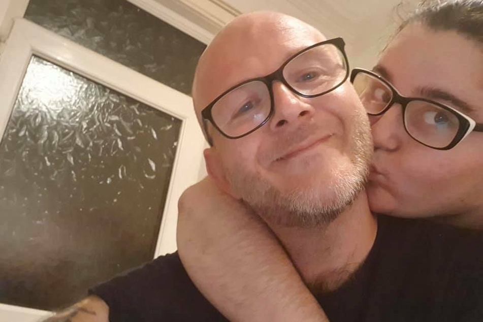 Typ missbraucht kleines Kind und filmt sich dabei: Seine Freundin half ihm auch noch