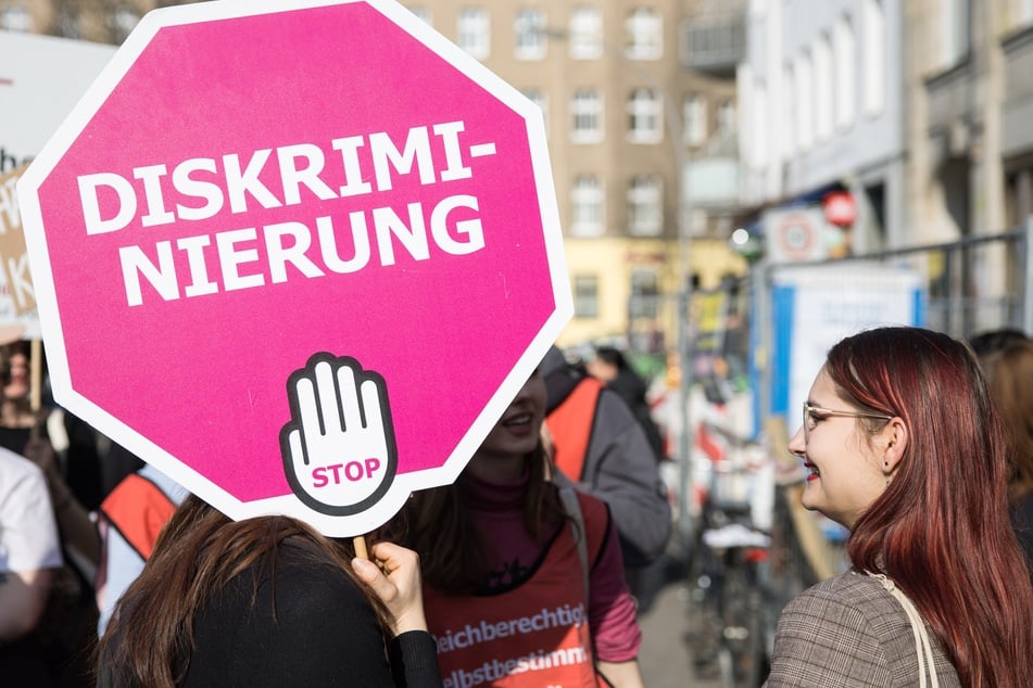 Neben klassischen Themen wie dem Protest gegen Diskriminierung wurden bei einigen Demonstrationen auch andere Punkte wie der Nahostkonflikt angesprochen.