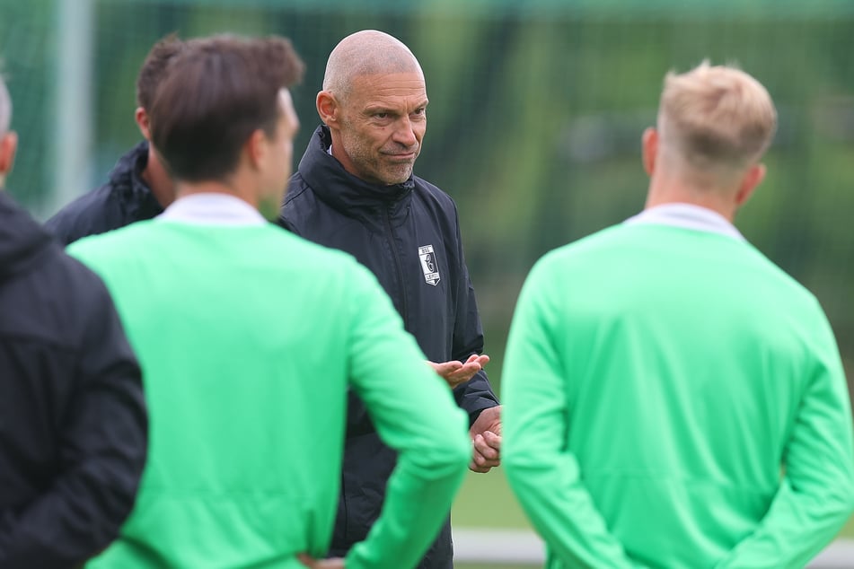Das Team von Trainer Alexander Schmidt (57) kommt immer besser in die Spur.