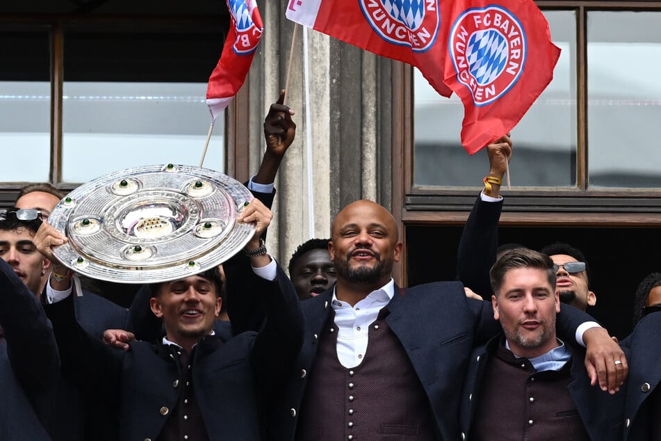 Die Bayern feierten ausgelassen auf dem Marienplatz.