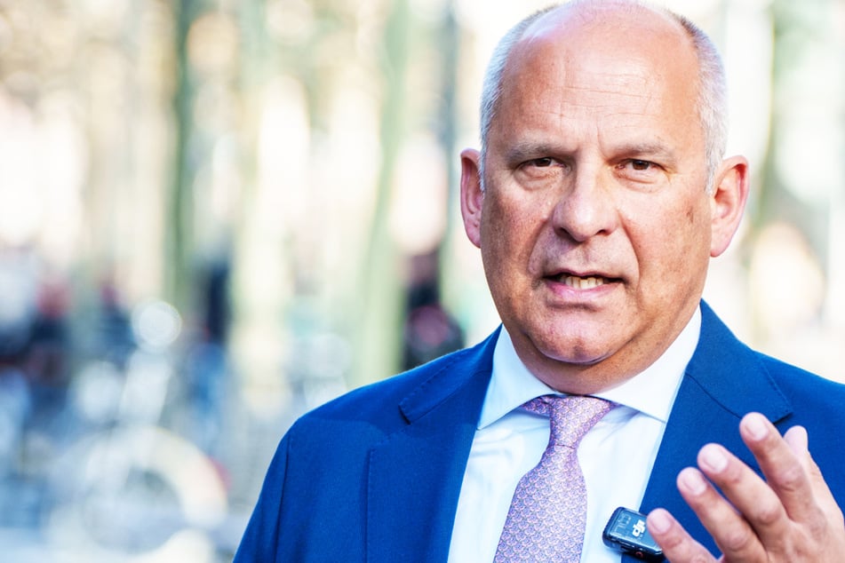 Roman Poseck (CDU) ist seit dem Januar 2024 Innenminister von Hessen. Davor war der 56-Jährige Präsident des Oberlandesgerichts Frankfurt am Main.