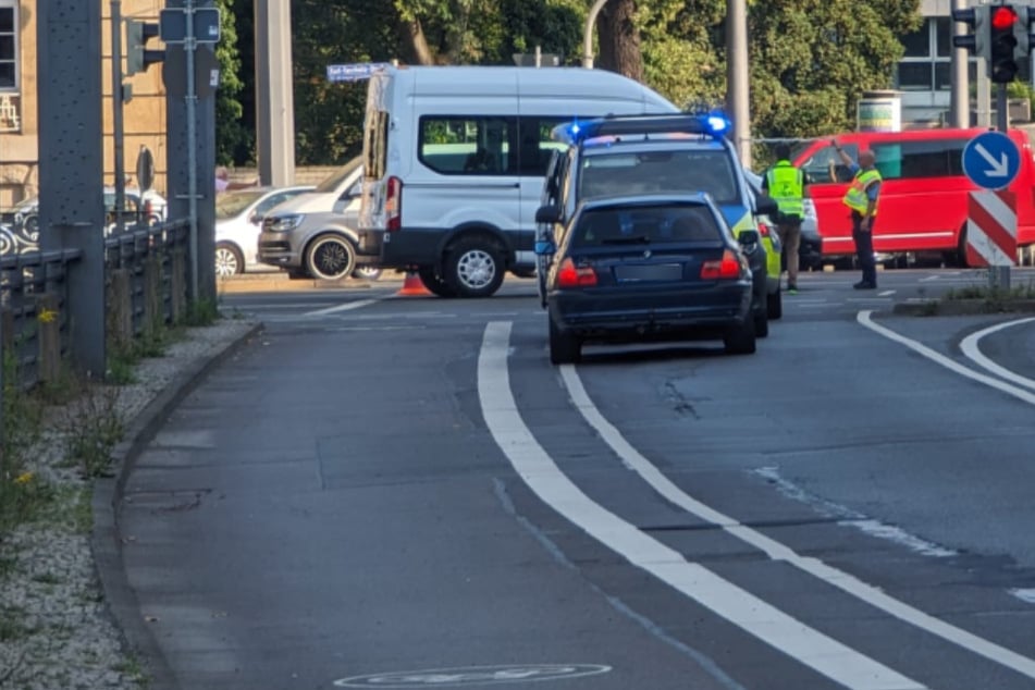 Nach Unfall mit Kleintransporter am Leipziger Rathaus: Mädchen (16) stirbt in Klinik