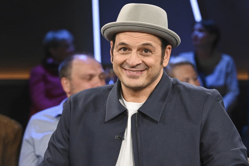 Comedian Kaya Yanar (52) erzählte in der "NDR Talk Show" von seiner schweren Kindheit.