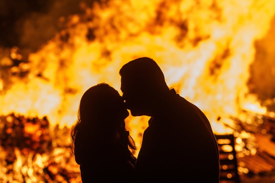 Auch außerhalb von Magdeburg lodern die Feuer. (Symbolfoto)
