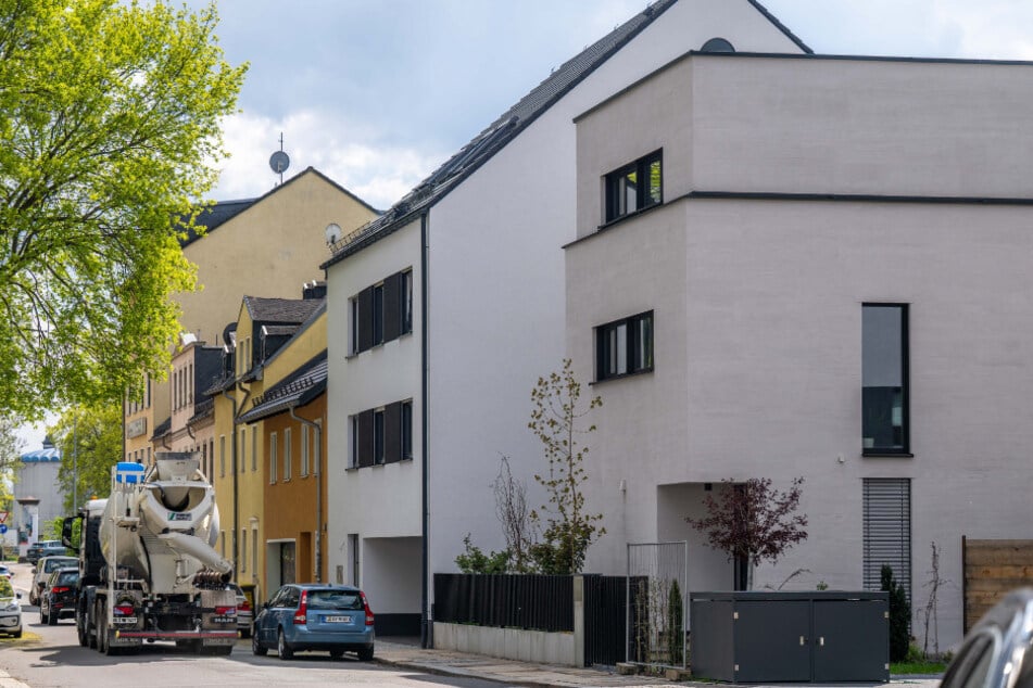 In der Hauboldstraße leben die Nachbarn eines Mehrfamilienhauses mit "vollendeten Tatsachen".