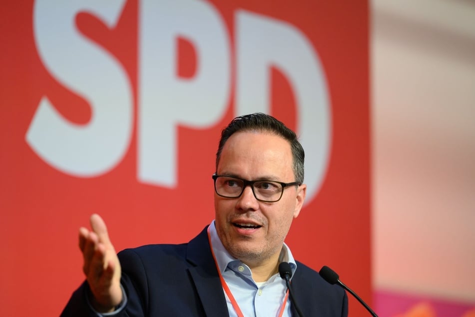 Wirtschaftsminister Dirk Panter (52, SPD) ist sich sicher, dass das Zwickauer Werk der effizienteste VW-Produktionsstandort ist.