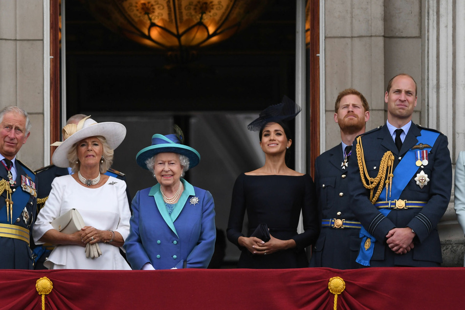 Damals noch gemeinsam, heute zerstritten und in Trauer: die englische Königsfamilie.