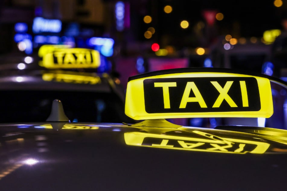 Einigen der kontrollierten Taxifahrer wurde nicht der gesetzliche Mindestlohn gezahlt. (Symbolbild)