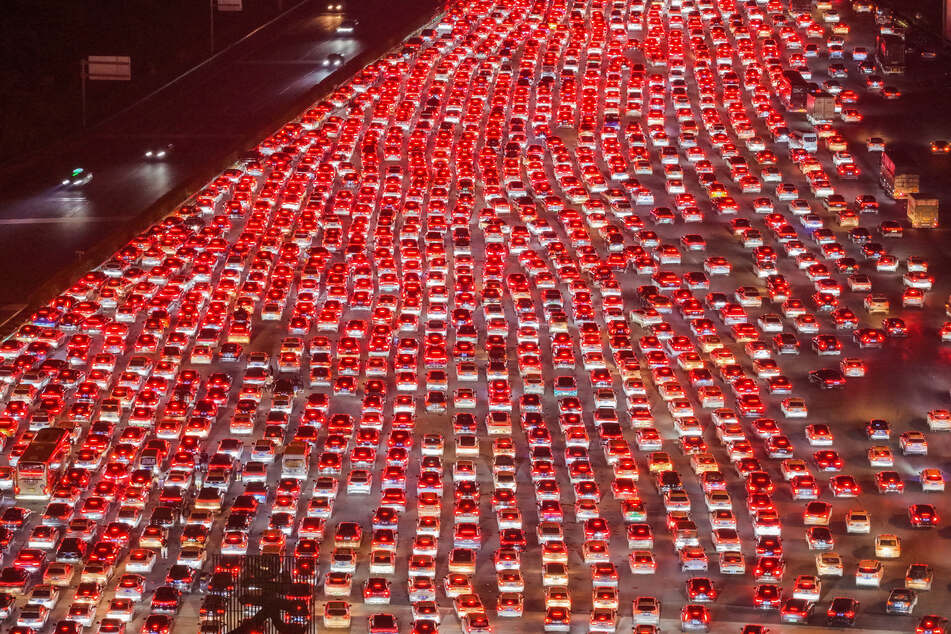 Mega-Stau! Zehntausende Autos blockieren 36-spurige Autobahn