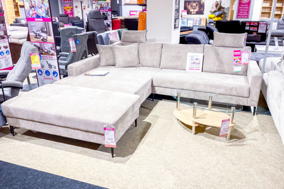 Wer am Freitag (2.8.) bei Möbel Boss in Leipzig shoppt, kann sich das Traumsofa zum Sparpreis sichern.