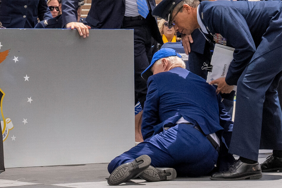 Während der Abschlussfeier der United States Air Force Academy war US-Präsident Biden (80) gestürzt.