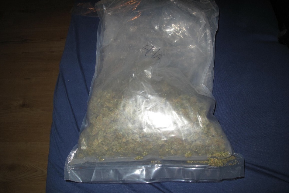 Die Polizei fand unter anderem 500 Gramm Marihuana in der Wohnung eines 24-jährigen Chemnitzers. Nun wird gegen ihn ermittelt wegen des Verdachts des Handels mit Betäubungsmitteln.