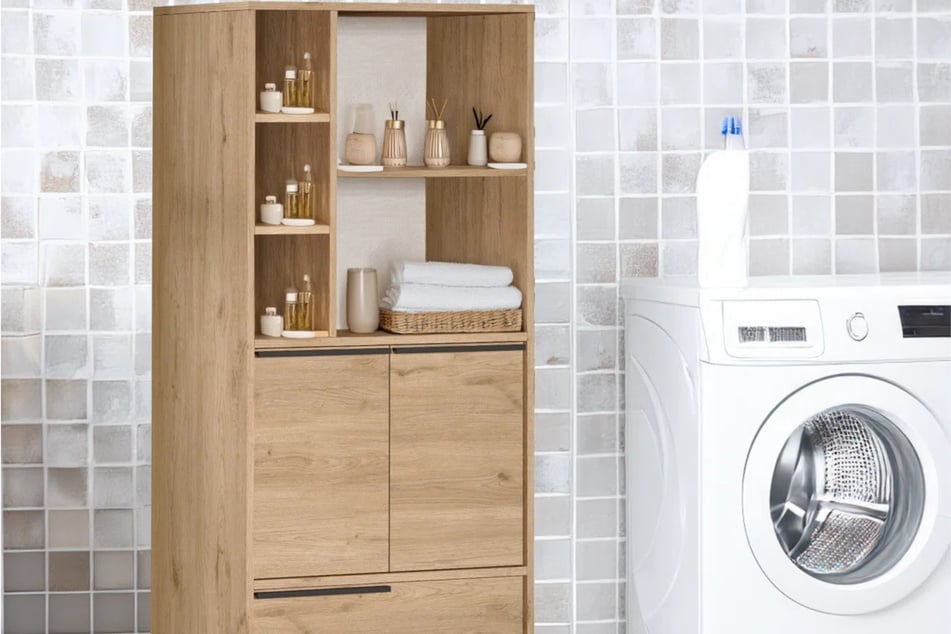 The price of this bathroom cabinet has just dropped to its lowest ever. It's now less than $470!