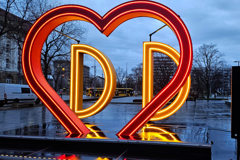 Das romantische Herz-Tor in der Dresdner Innenstadt ist das perfekte Fotomotiv für eine schöne, gemeinsame Erinnerung.