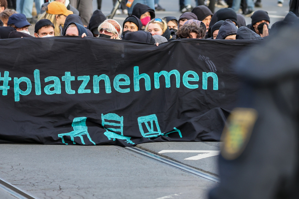 Leipzig: Leipziger Aktionsnetzwerk will sich mit Techno gegen Montagsdemo wehren: "Nazis wegbassen!"