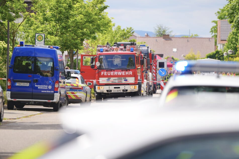 Flugzeug stürzt über Wohngebiet in Rheinland-Pfalz ab: Zwei Tote