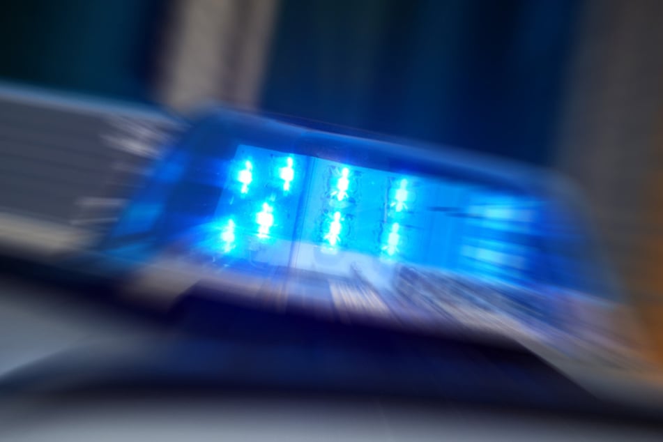 Zwei Frauen hatten den Unfall beobachtet und kamen dem 13-Jährigen zur Hilfe. (Symbolfoto)
