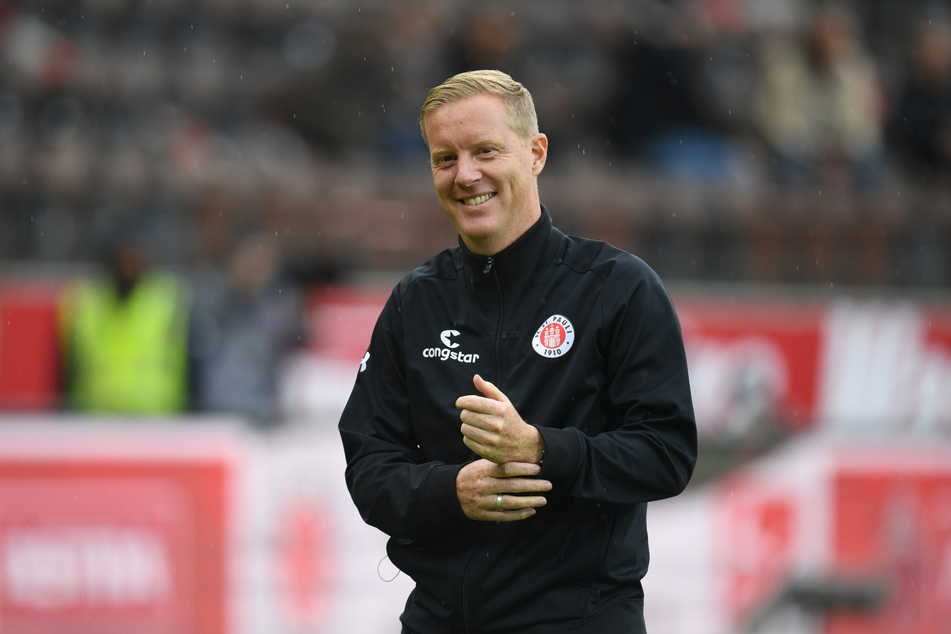 St. Pauli-Trainer Timo Schultz freute sich nach seinem ersten Heimspiel am Millerntor über die drei Punkte.